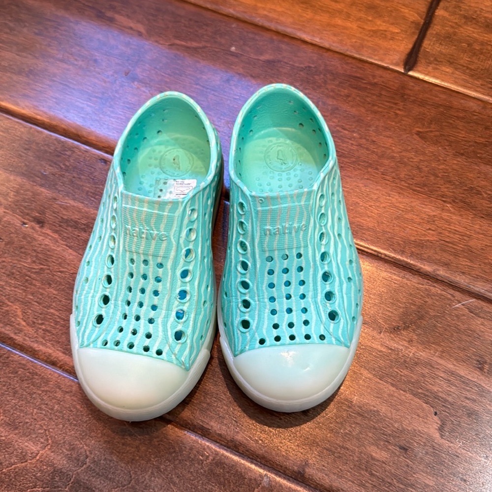 Native Kids Sneakers in Aqua